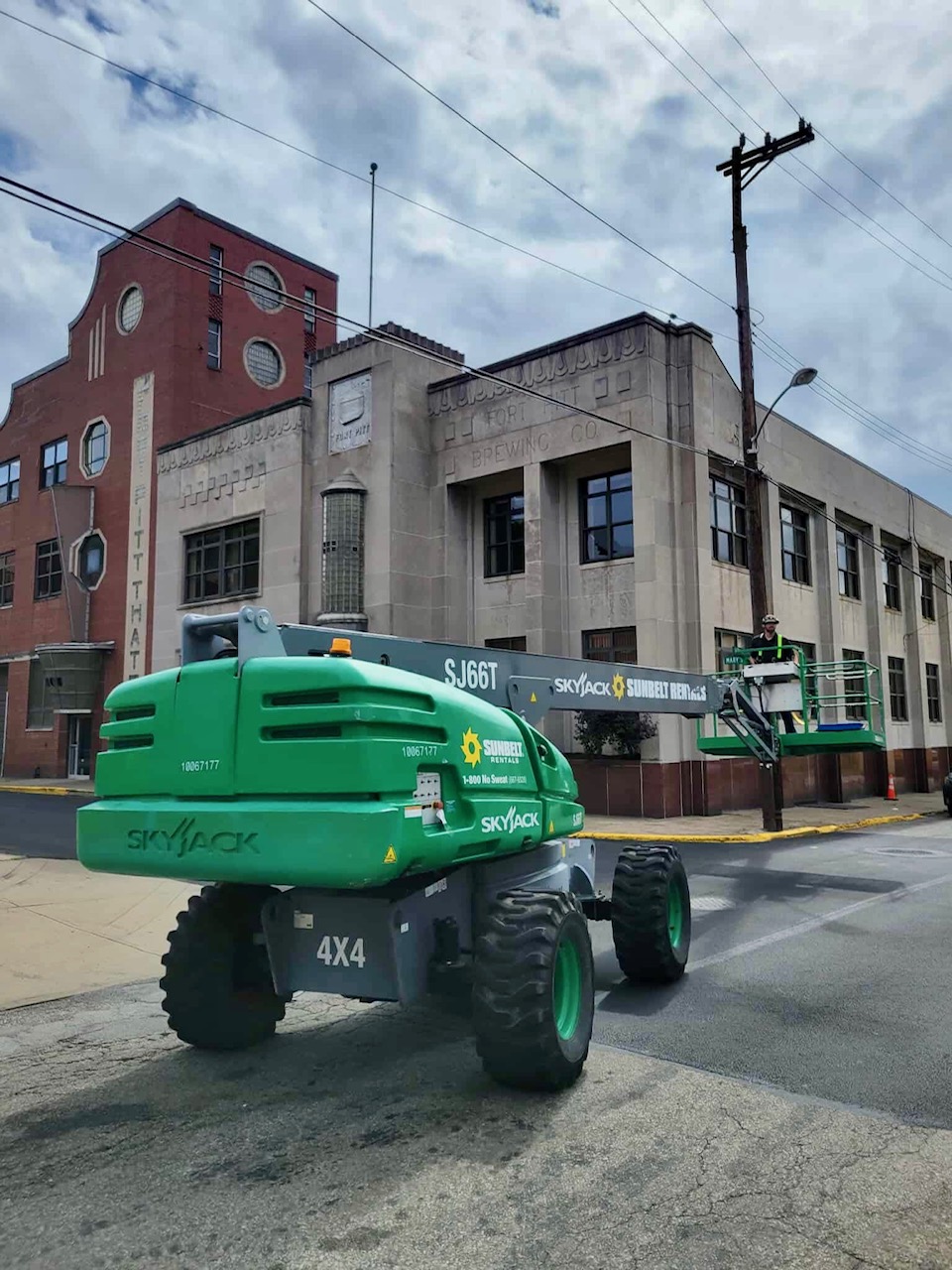 High-rise window cleaning - Cranberry Township